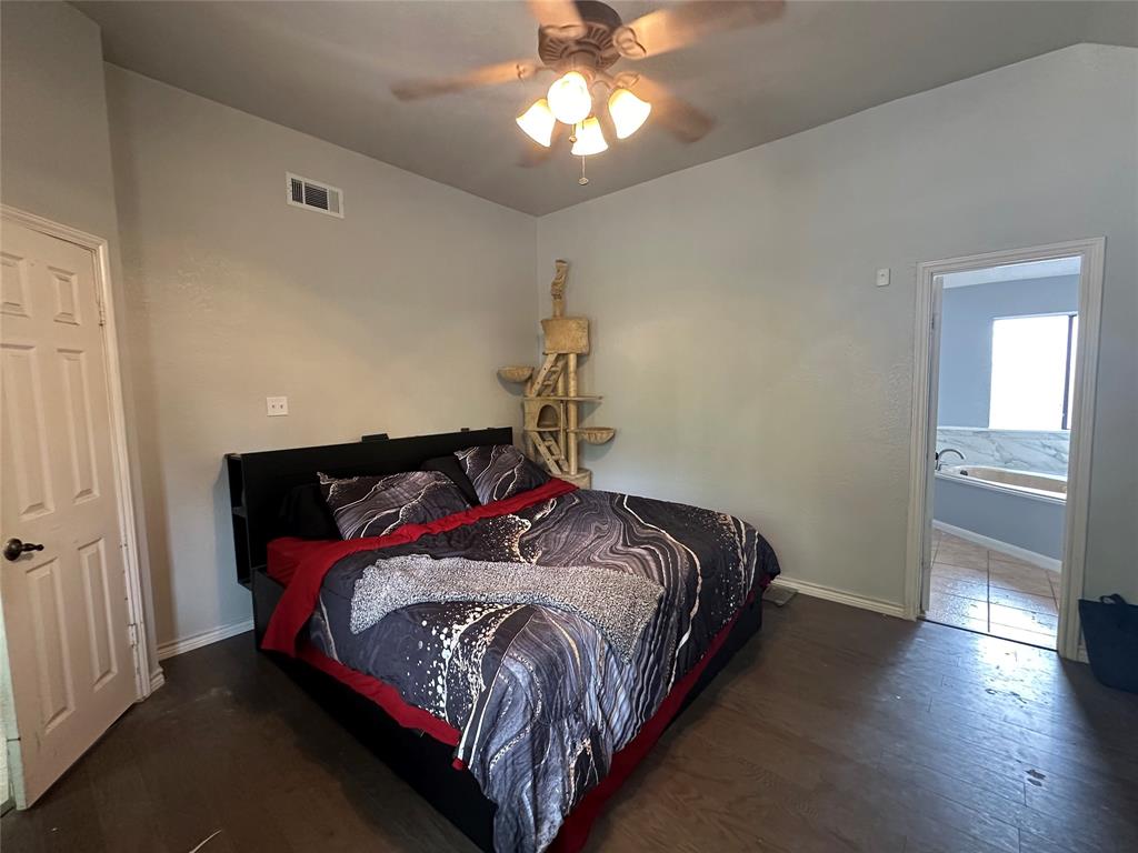 8730 Pines Place Drive, Humble, Texas image 13