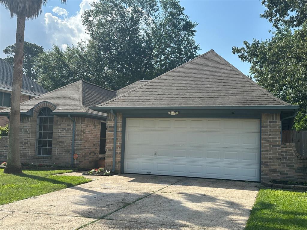 8730 Pines Place Drive, Humble, Texas image 19