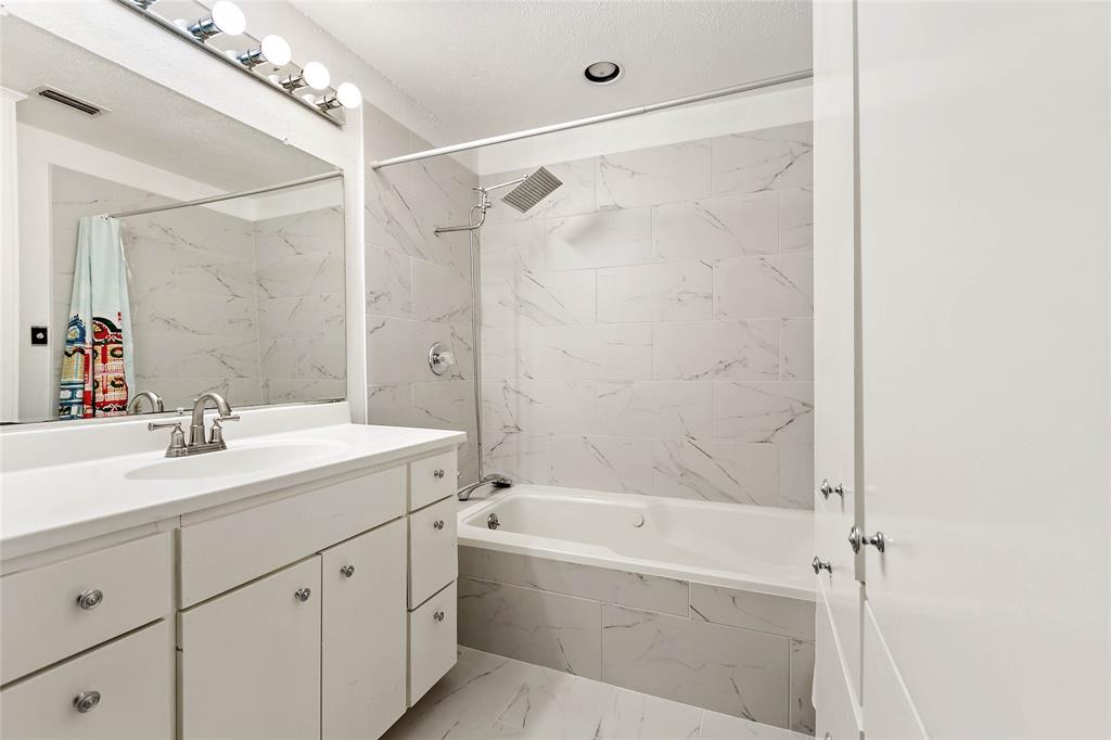 1052 Augusta Drive #101, Houston, Texas image 20