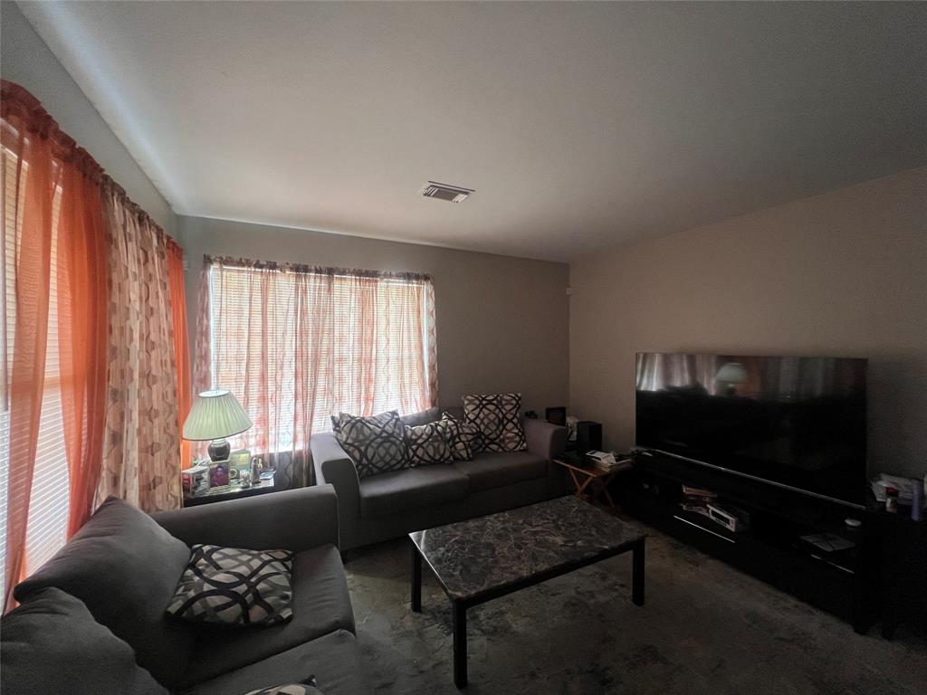 4202 Oats Street, Houston, Texas image 9