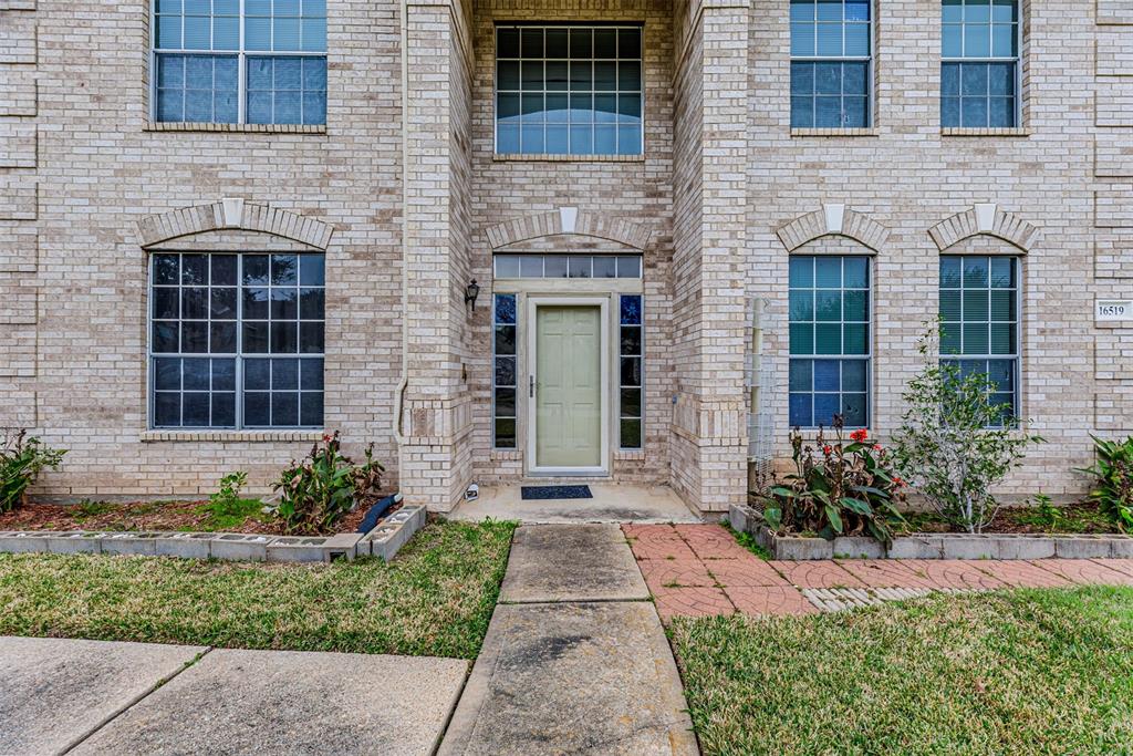 16519 Village View Trail, Sugar Land, Texas image 3