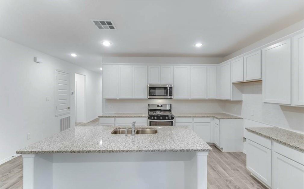 14423 Sunny Bend Way, Conroe, Texas image 2