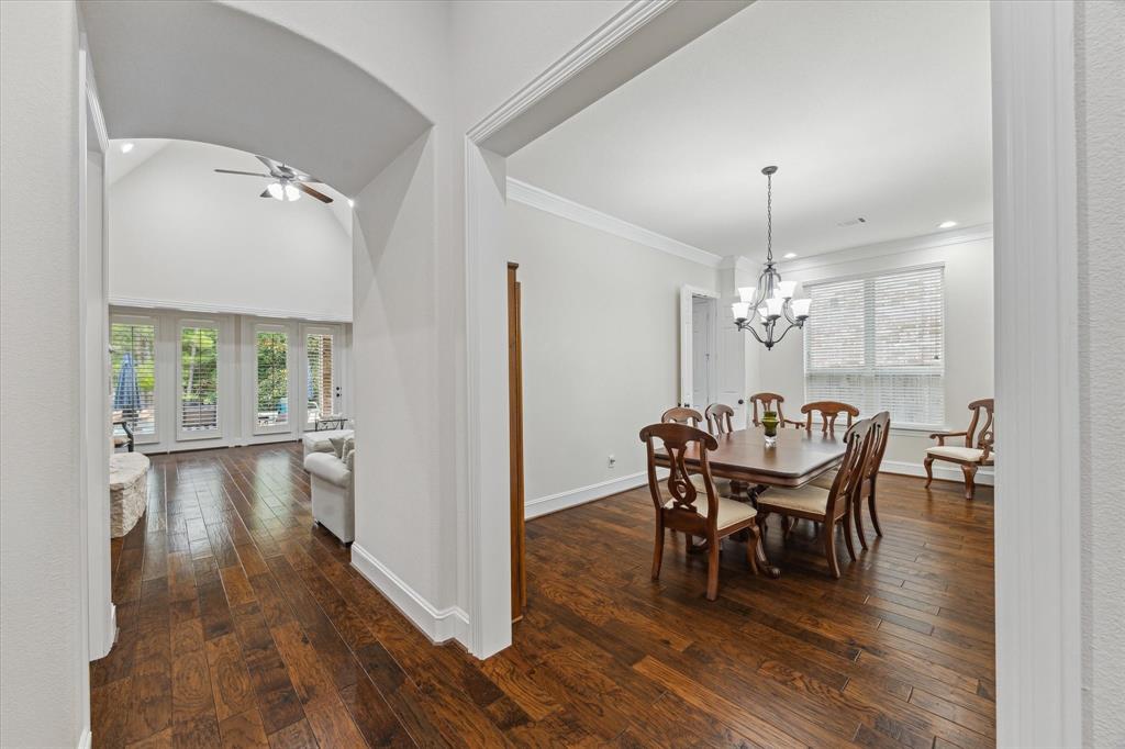 15 S Almondell Way