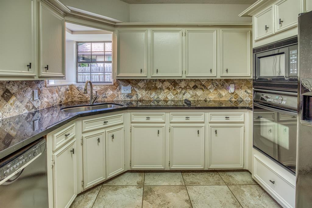 216 Duerr Drive, Bellville, Texas image 11