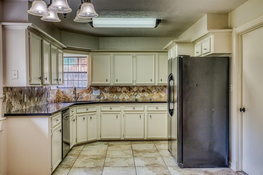 216 Duerr Drive, Bellville, Texas image 9