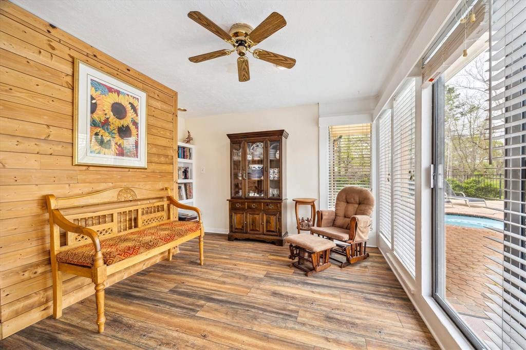 914 Marys Court, Friendswood, Texas image 13