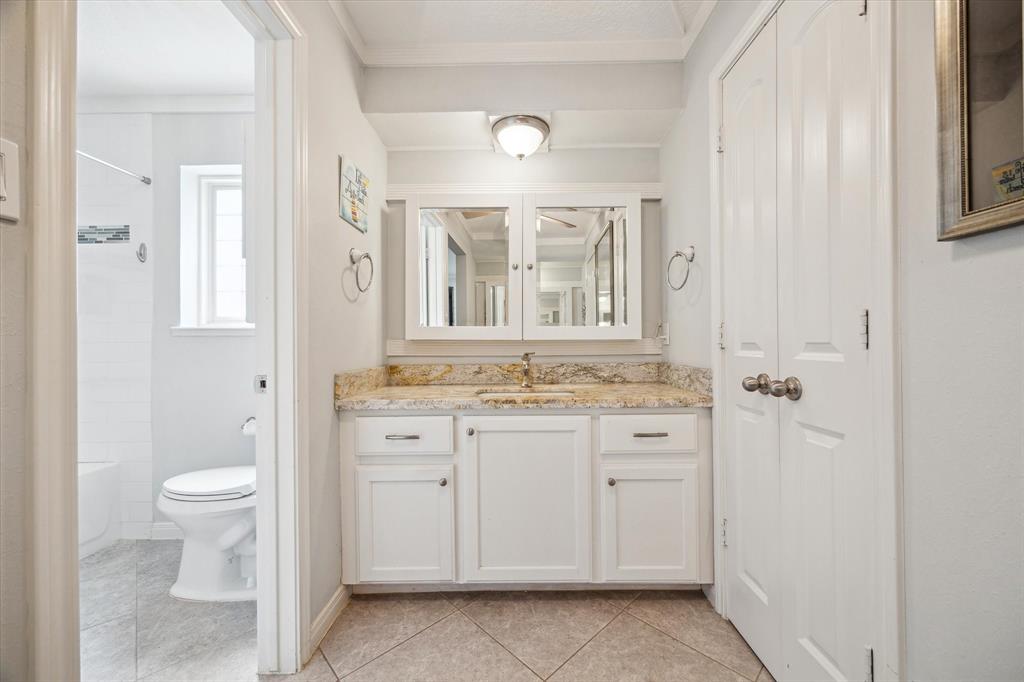 914 Marys Court, Friendswood, Texas image 20