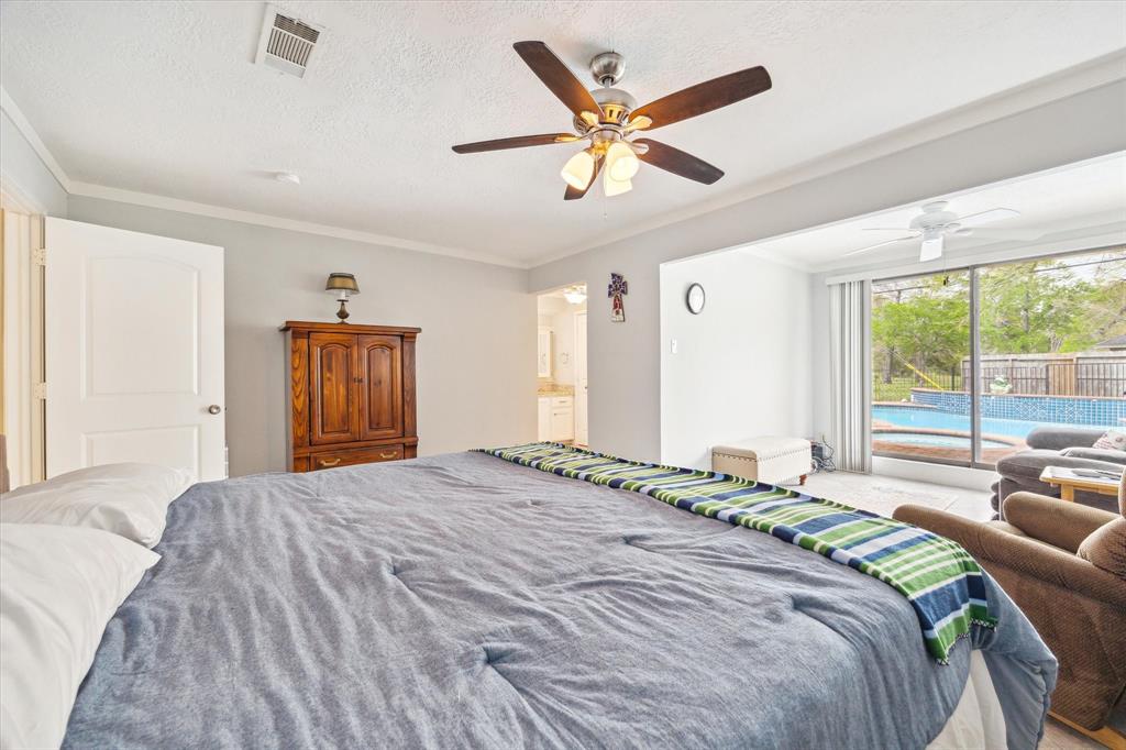 914 Marys Court, Friendswood, Texas image 17