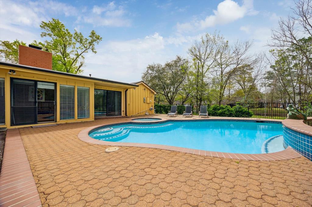 914 Marys Court, Friendswood, Texas image 27