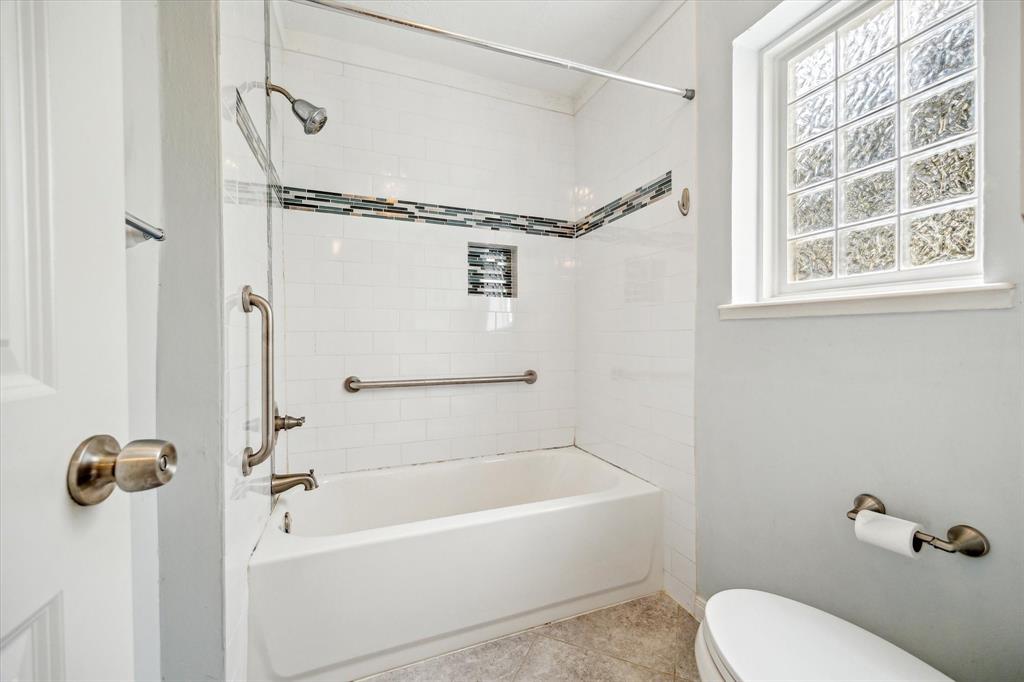 914 Marys Court, Friendswood, Texas image 22