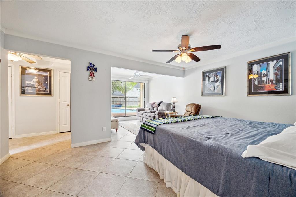914 Marys Court, Friendswood, Texas image 16