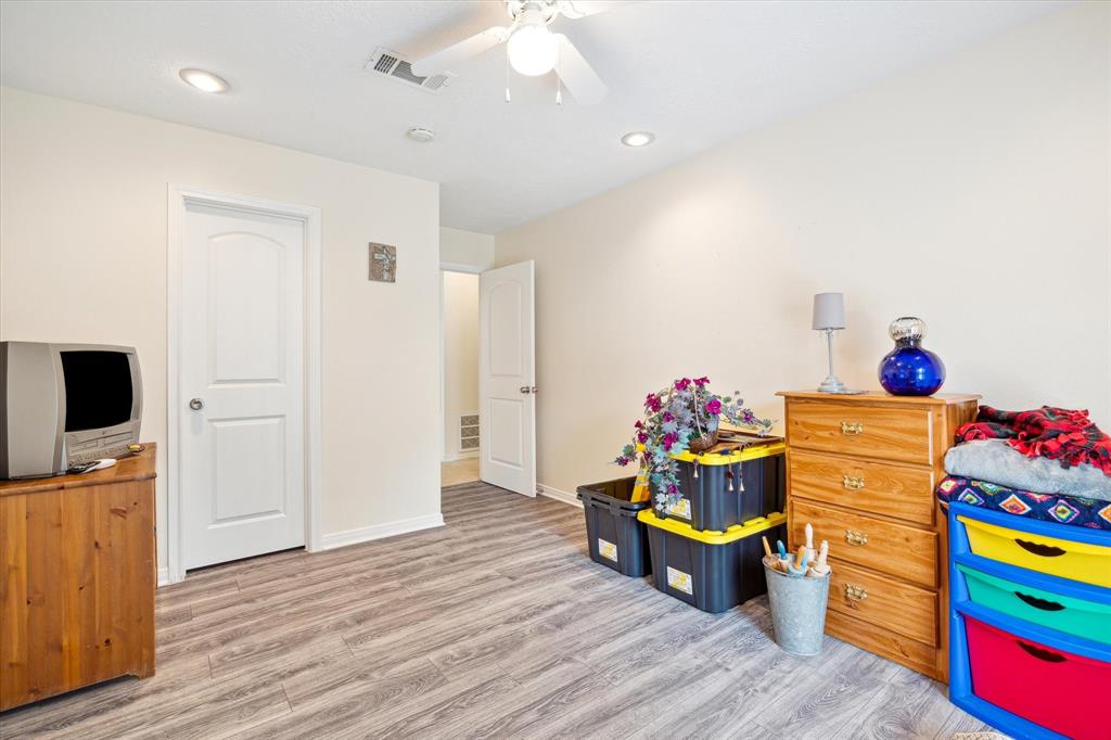914 Marys Court, Friendswood, Texas image 24