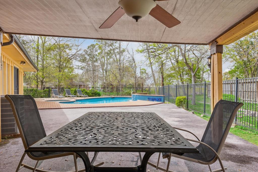 914 Marys Court, Friendswood, Texas image 26