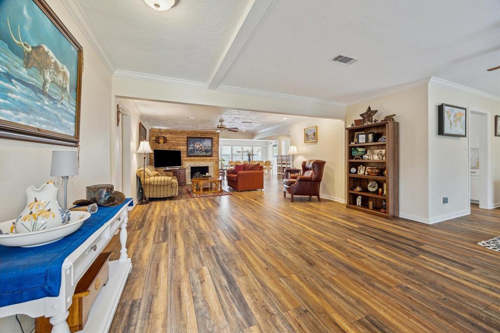914 Marys Court, Friendswood, Texas image 3