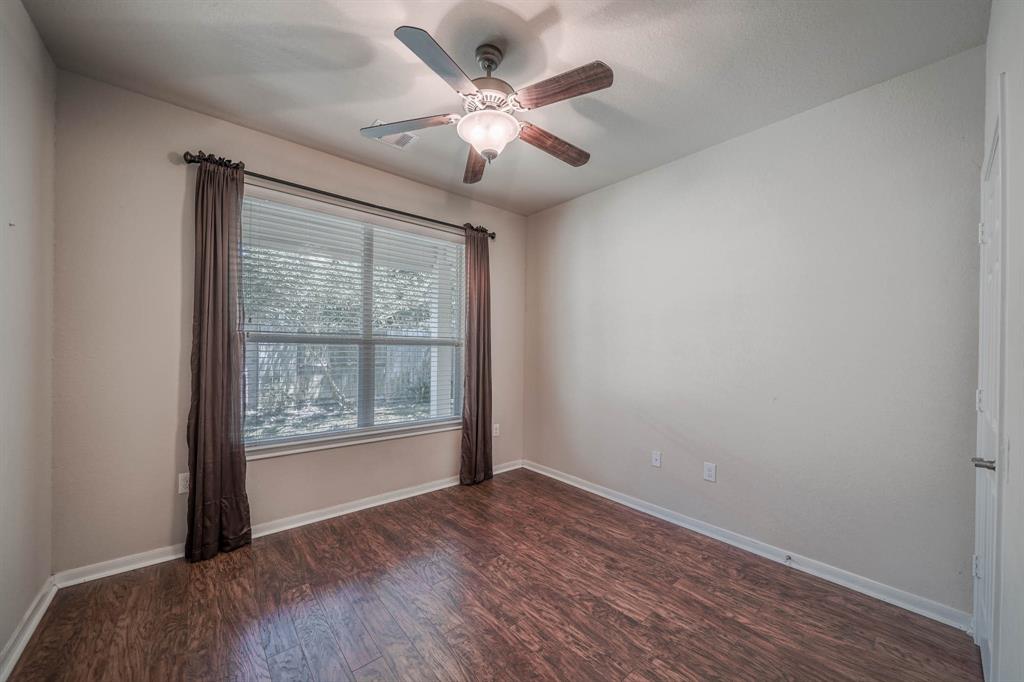 1216 N Riviera Circle, Pearland, Texas image 16