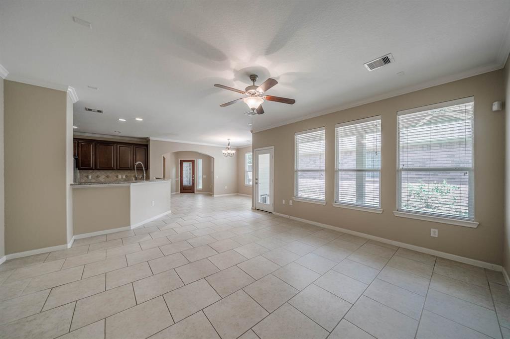 1216 N Riviera Circle, Pearland, Texas image 11