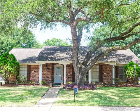 Single Family Residence in Houston TX 1723 Bowline Road.jpg