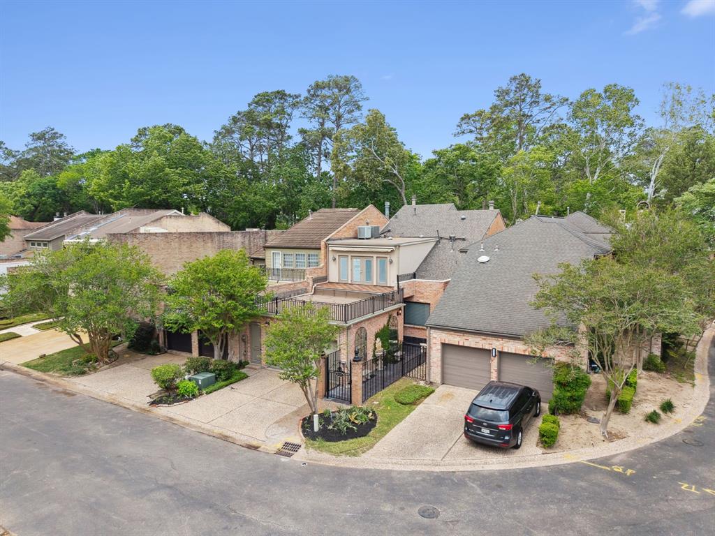 9119 Briar Forest Drive, Houston, Texas image 2
