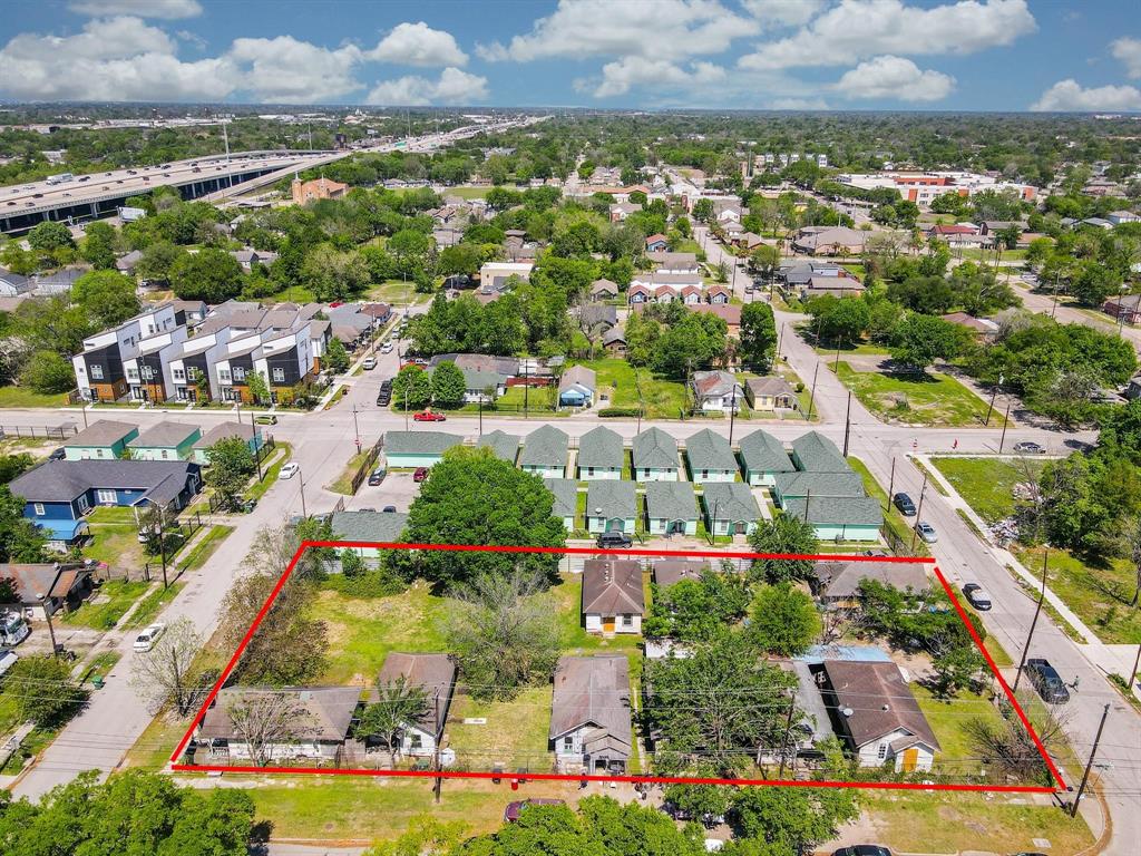 1202 Bayou Street
