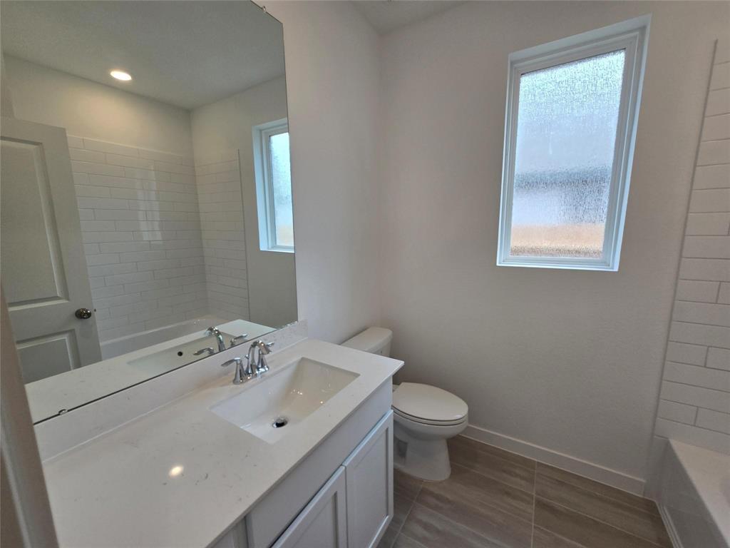 9027 Marbled Duck Drive, Baytown, Texas image 5
