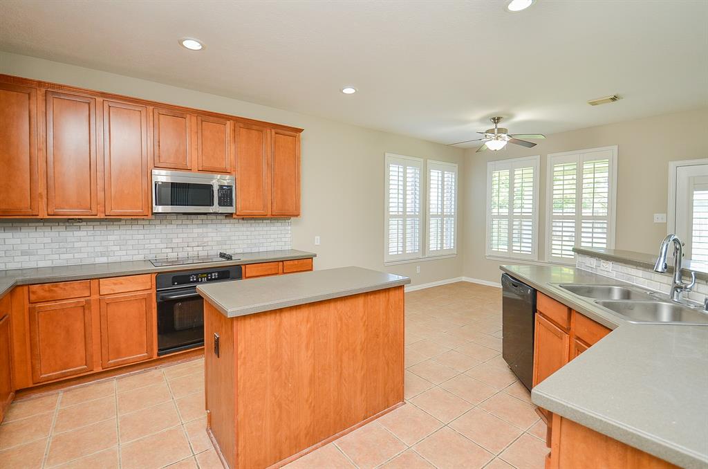 902 Aqua Vista Lane, Rosenberg, Texas image 29
