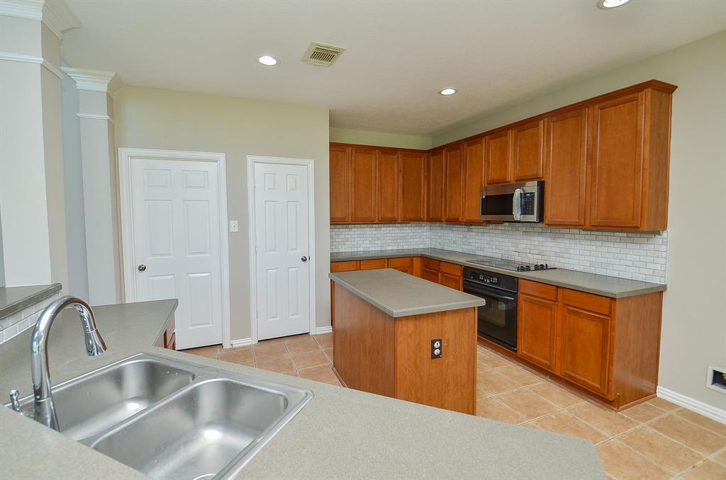 902 Aqua Vista Lane, Rosenberg, Texas image 27