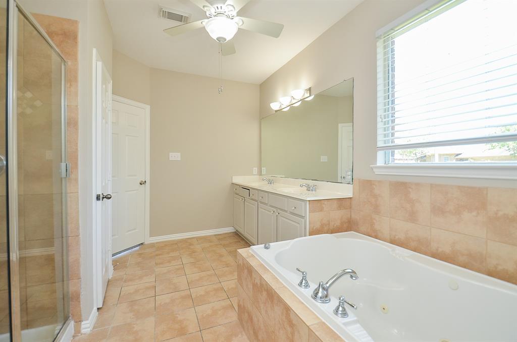 902 Aqua Vista Lane, Rosenberg, Texas image 35