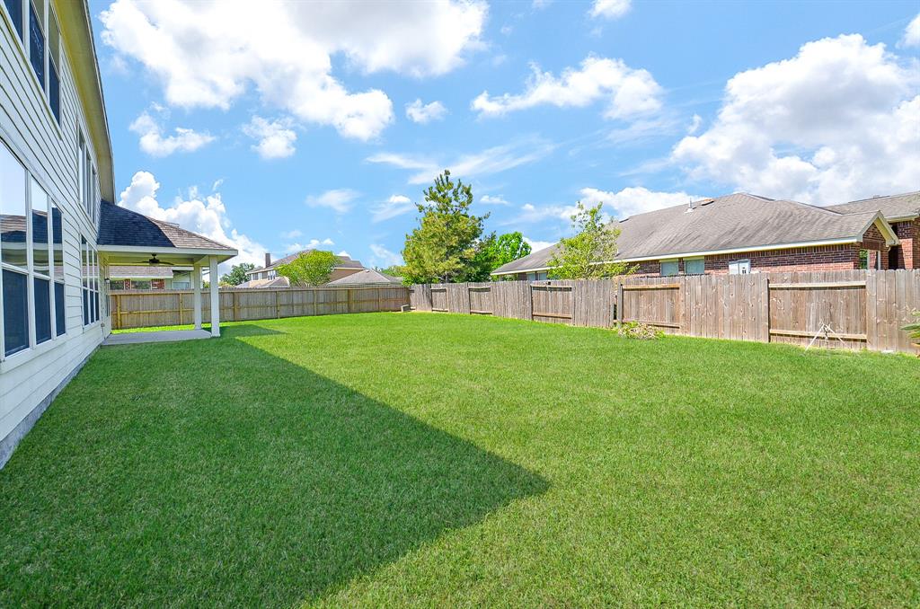 902 Aqua Vista Lane, Rosenberg, Texas image 11
