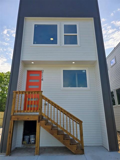 2108 - 2118 Des Chaumes Street Houston TX 77026