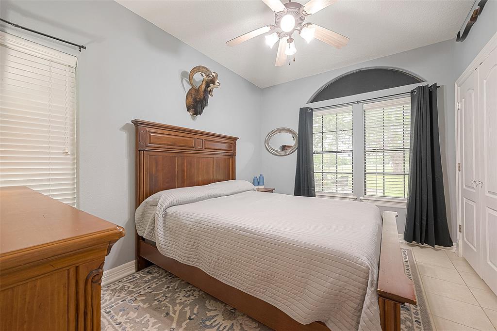 638 Winchester Trail, Angleton, Texas image 25