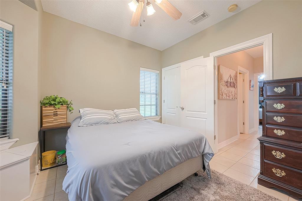 638 Winchester Trail, Angleton, Texas image 22