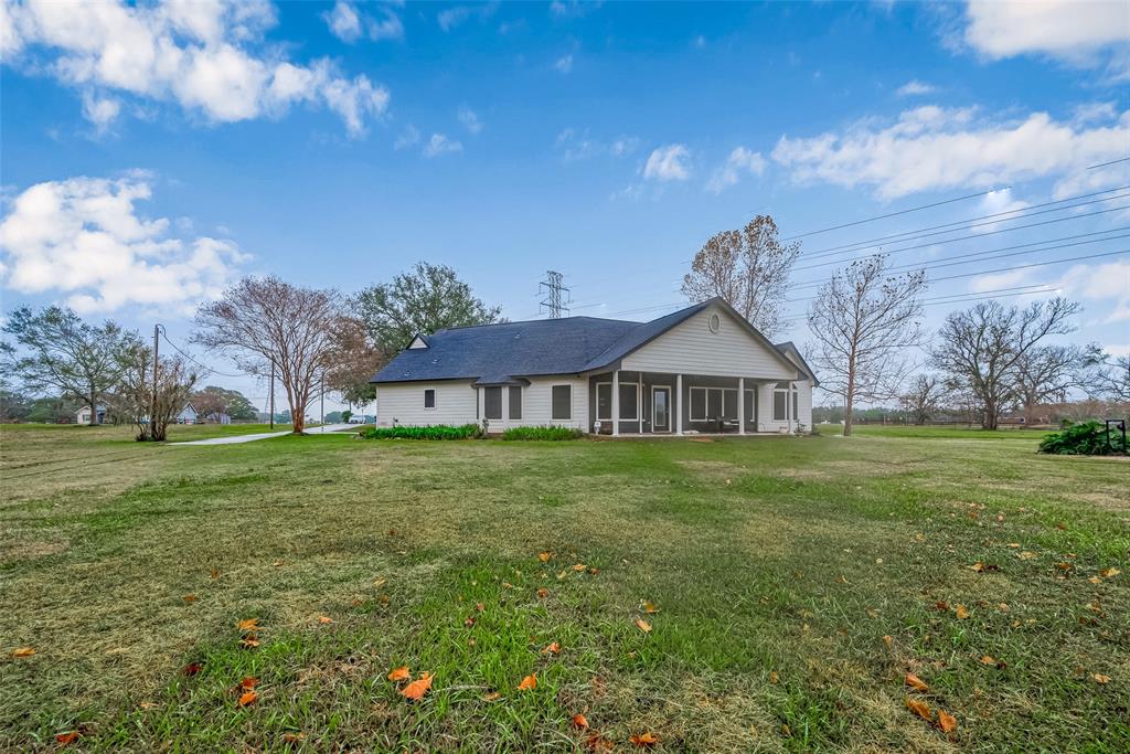 638 Winchester Trail, Angleton, Texas image 44
