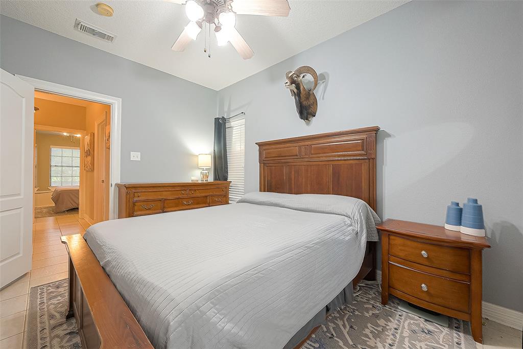 638 Winchester Trail, Angleton, Texas image 26