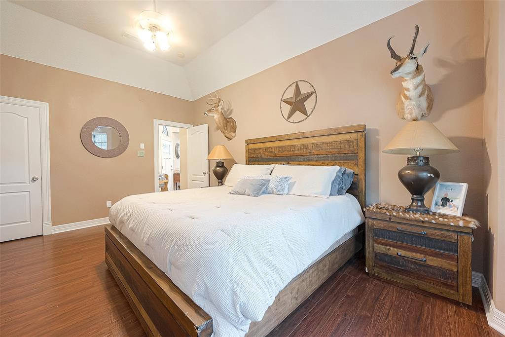 638 Winchester Trail, Angleton, Texas image 28