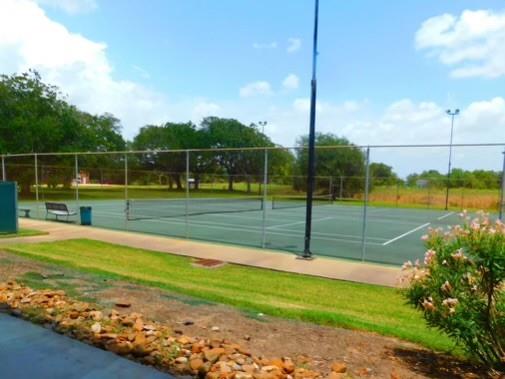 638 Winchester Trail, Angleton, Texas image 36