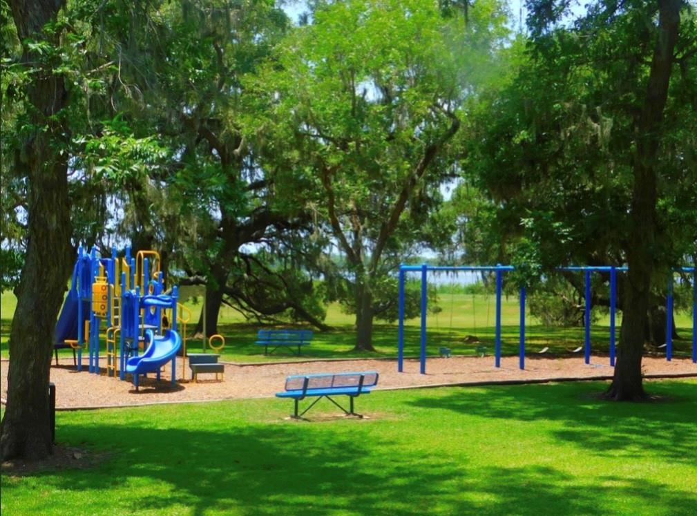 638 Winchester Trail, Angleton, Texas image 35