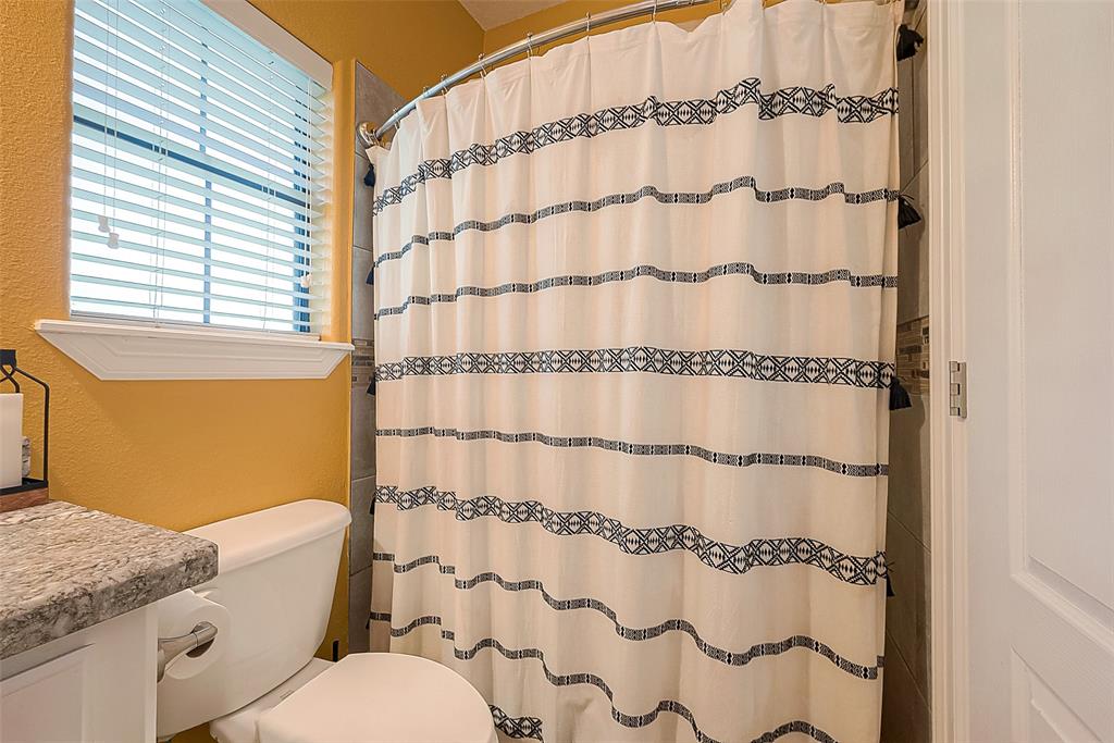 638 Winchester Trail, Angleton, Texas image 24