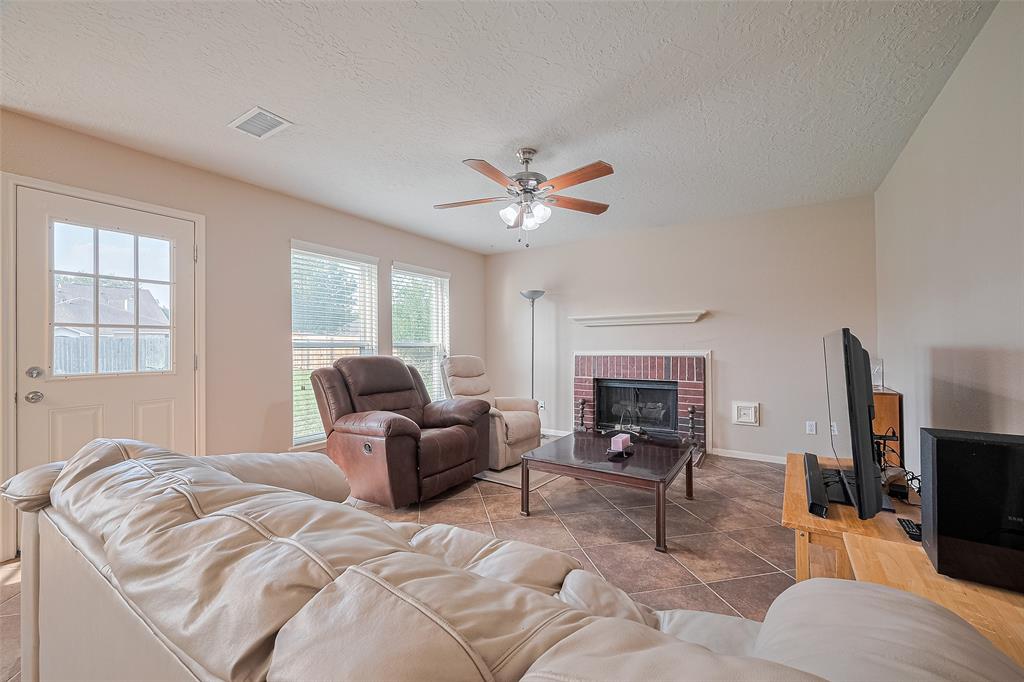 21306 Wildcroft Drive, Katy, Texas image 10