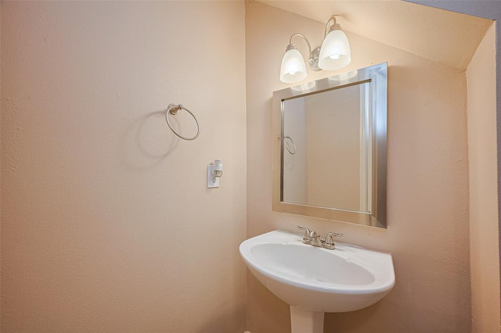 21306 Wildcroft Drive, Katy, Texas image 19