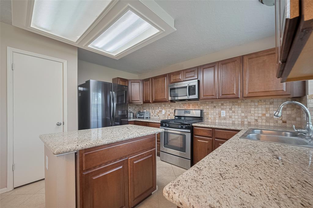 21306 Wildcroft Drive, Katy, Texas image 18