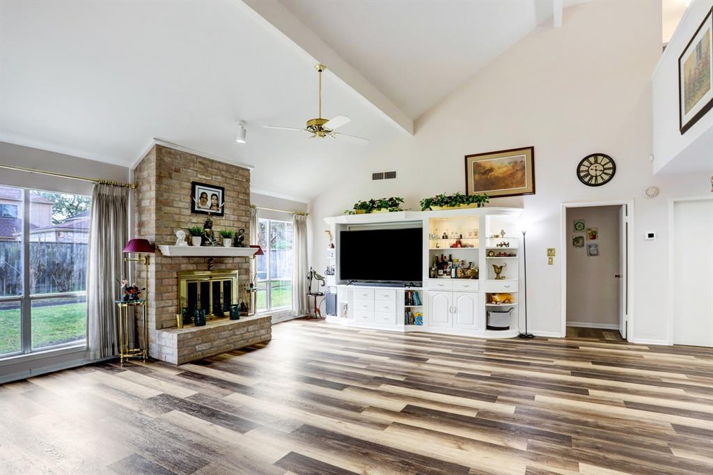 Photo 4 of 16 of 11507 Overbrook Lane house