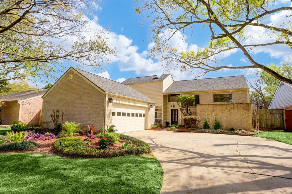 Photo 1 of 16 of 11507 Overbrook Lane house