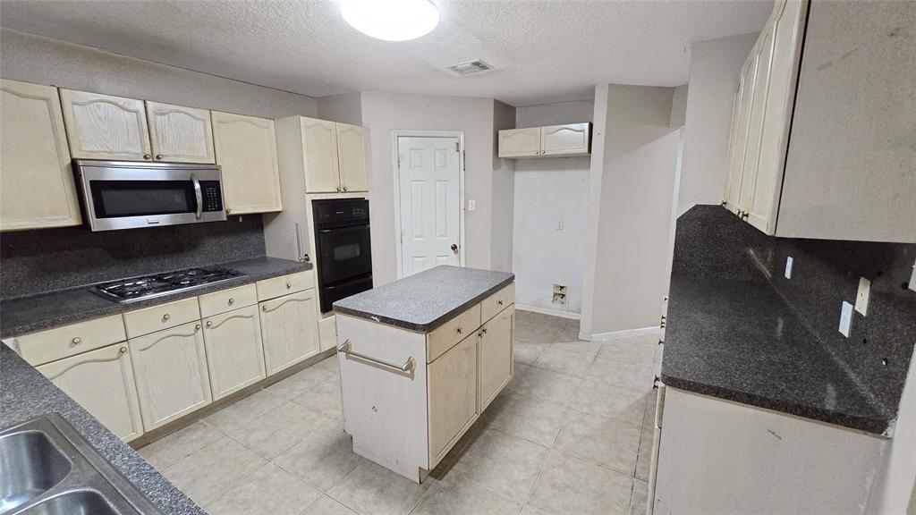 1511 Leadenhall Circle, Channelview, Texas image 11