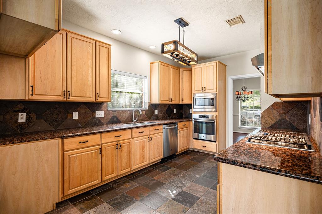13019 Dogwood Glen Court, Cypress, Texas image 11