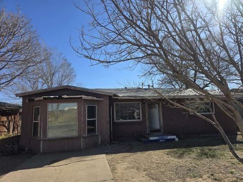 Photo of 2014 Kokomo Street, Plainview, TX 79072 (MLS # 37880547) Photo of 2014 Kokomo Street, Plainview, TX 79072 (MLS # 37880547)