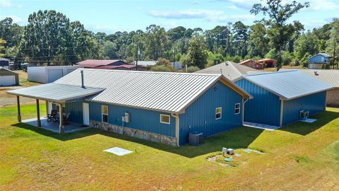 A home in Broaddus