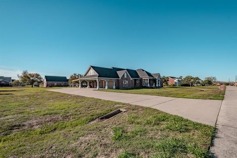 Single Family Residence in Beach City TX 9018 Water Point Drive 3.jpg