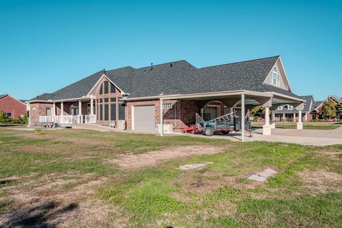 Single Family Residence in Beach City TX 9018 Water Point Drive 9.jpg