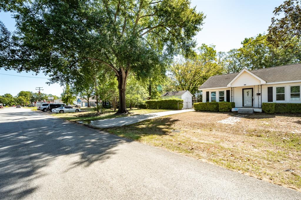 111 S Roosevelt Avenue, Cleveland, Texas image 25