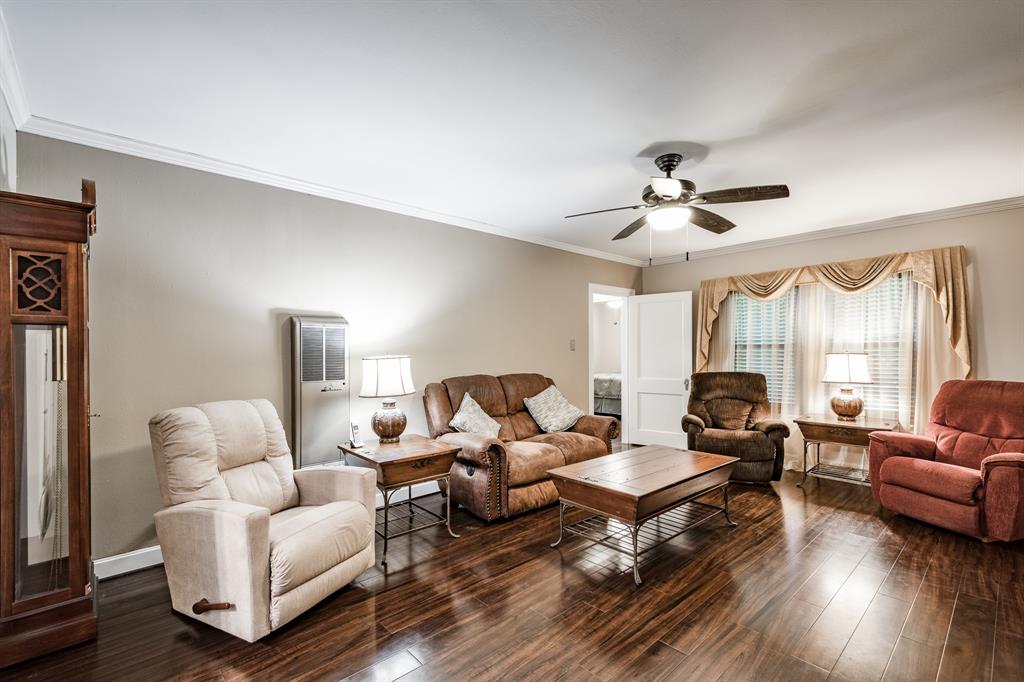 111 S Roosevelt Avenue, Cleveland, Texas image 3